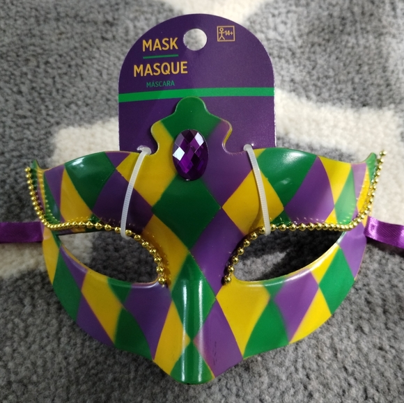 New Mardi Gras Mask /Masquerade - Picture 6 of 6